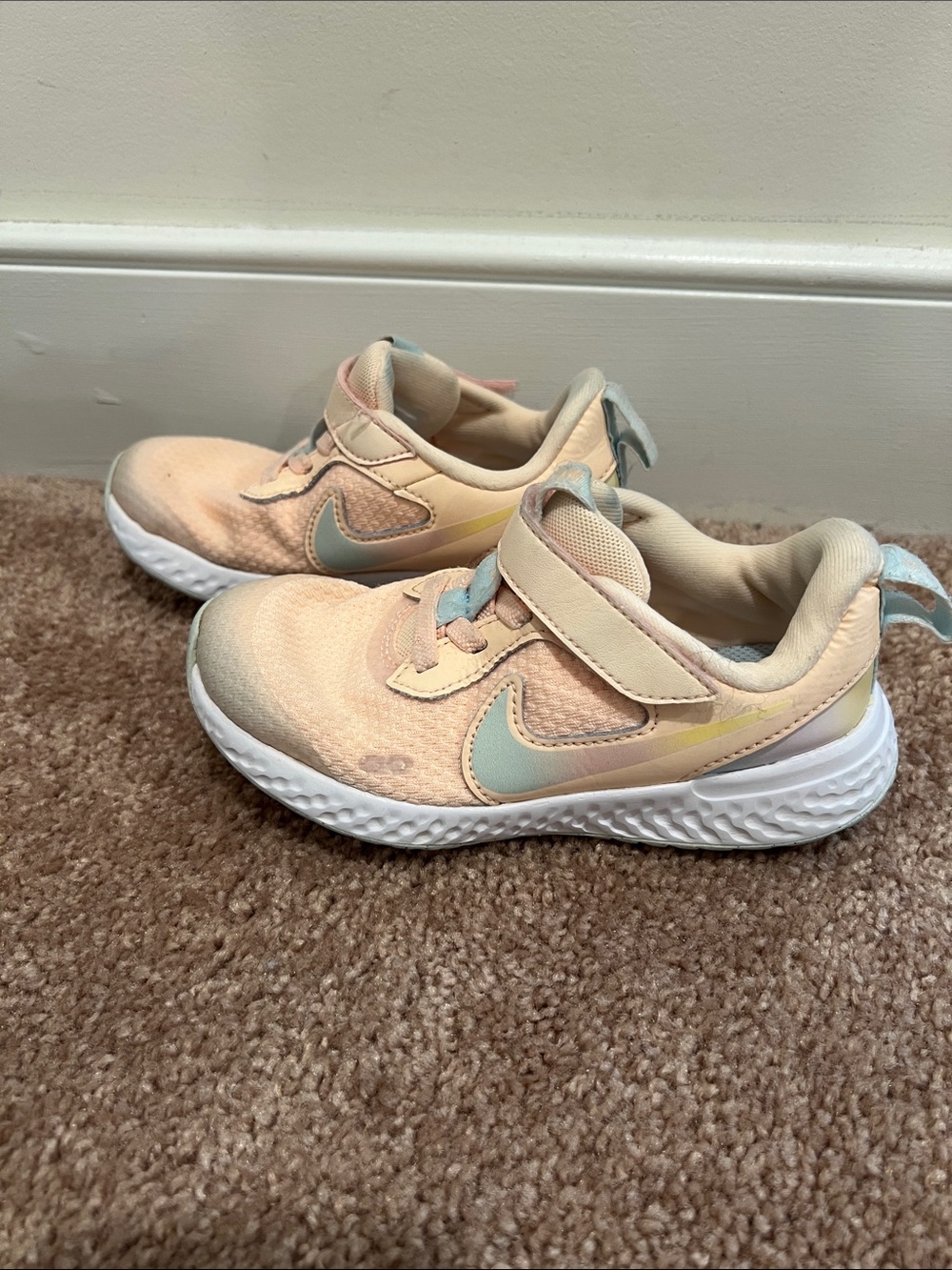Nike Kids Peach and Mint Velcro Sneaker
